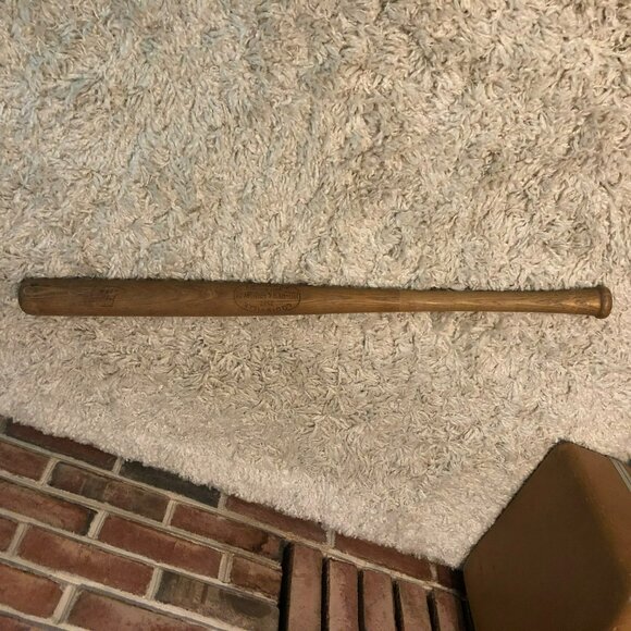 Hillerich & Bradsby Co Louisville Kentucky Special Softball Bat Flame Tempered 3 - Picture 3 of 7